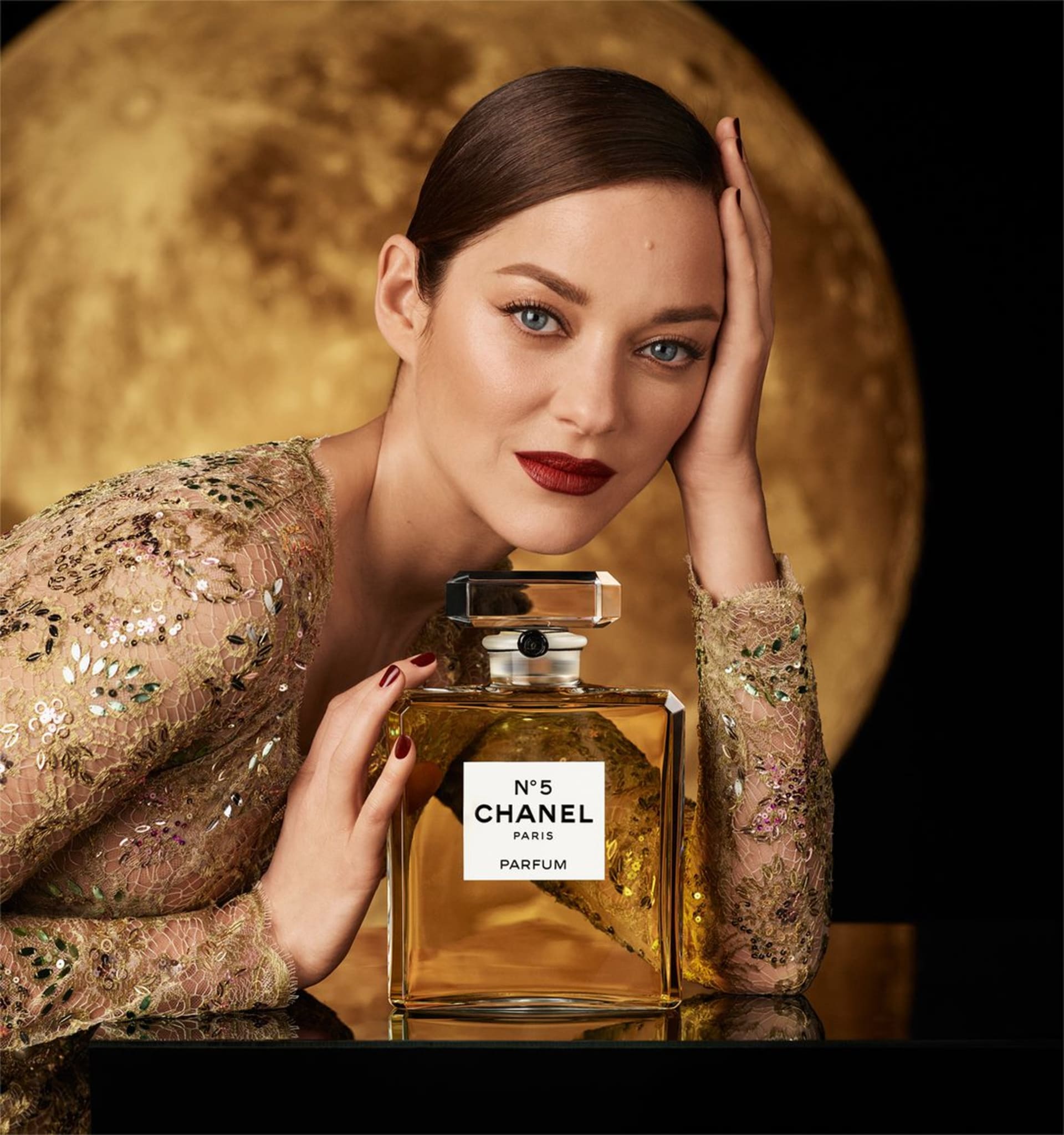 Chanel N°5: Dancing on the Moon (2020)